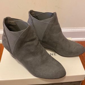 Grey wedges